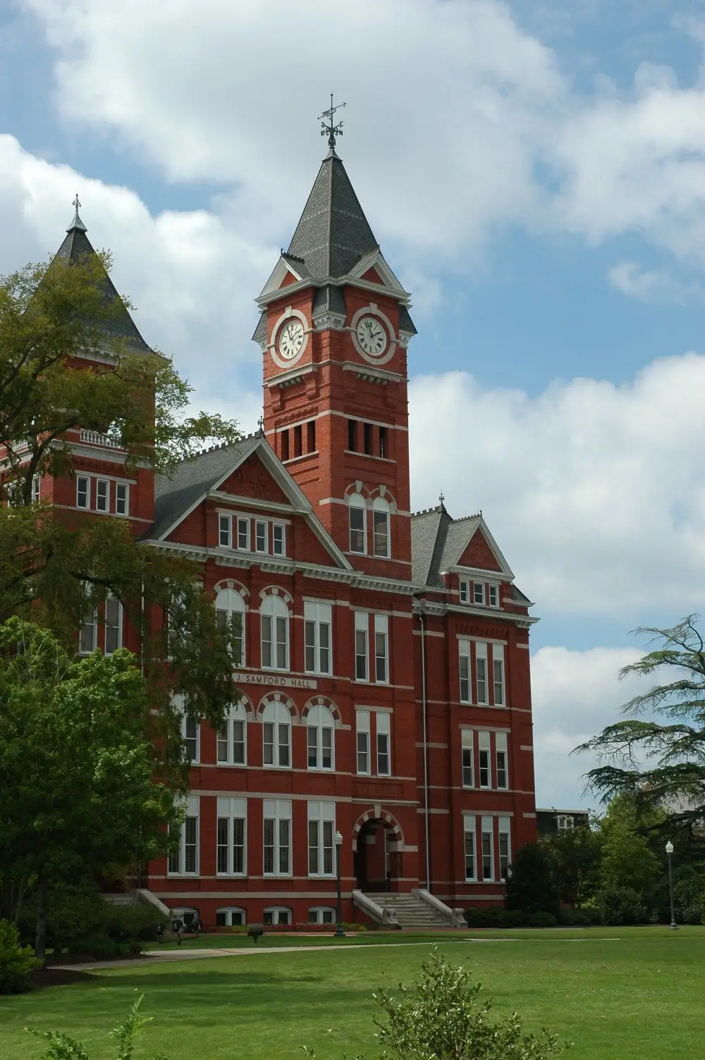 Auburn University campus — Auburn University 's Samford Hall